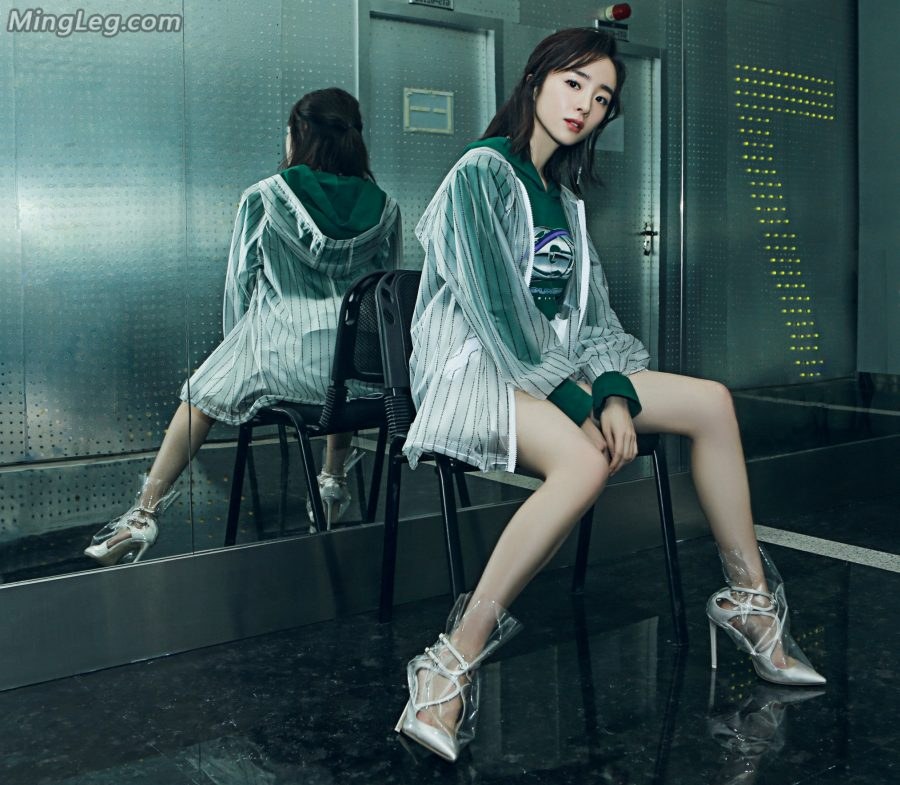 有一个爱穿塑料布捂脚的妹子胡冰卿(1/11)