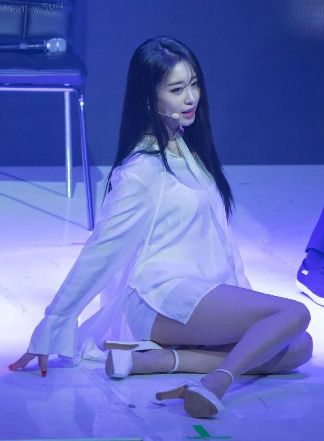 朴智妍Park Ji Yeon台上高跟美腿坐地(21/22)