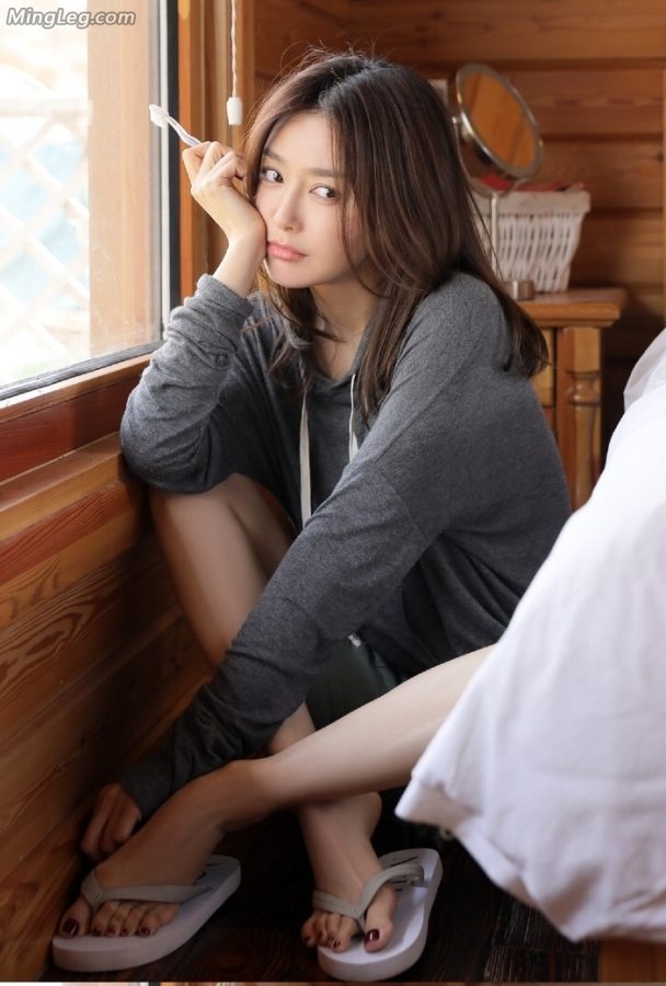 秦岚这美脚丫子一看就是身经百战了(5/28)
