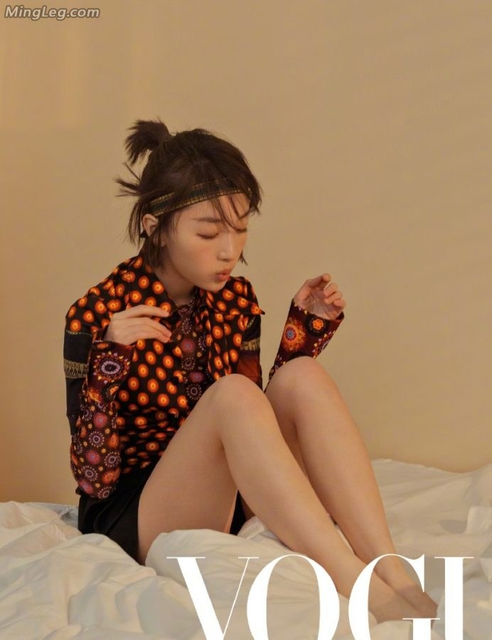周冬雨宾馆脱了鞋在床上等你(4/5)