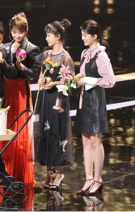 杨紫登台领奖意外发现嫂子李小璐(8/10)