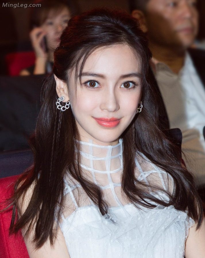 白衣绿茶天使宝贝杨颖不需要看腿光看脸就很激动(7/11)