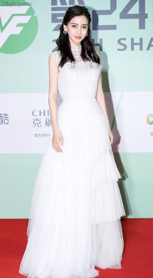 白衣绿茶天使宝贝杨颖不需要看腿光看脸就很激动(9/11)