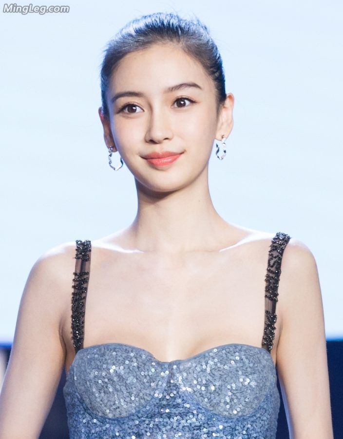 Angelababy这胸也。。。依然支持露了总比不露强(4/8)