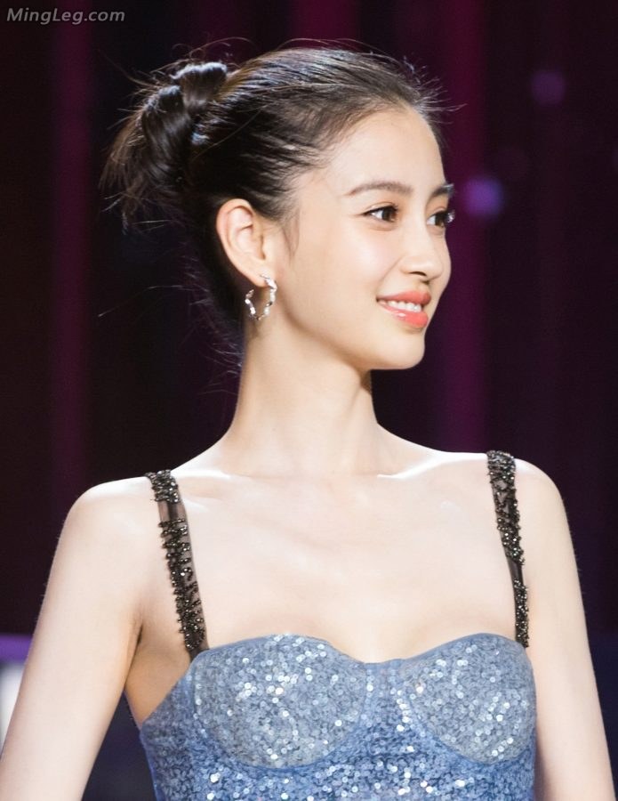 Angelababy这胸也。。。依然支持露了总比不露强(6/8)
