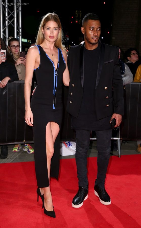 荷兰模特Doutzen Kroes性感高跟美腿(11/16)
