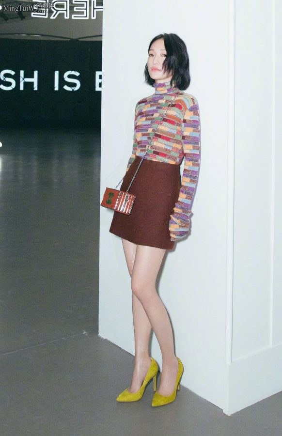 女星周迅的高跟鞋美腿还是可以的(3/7)