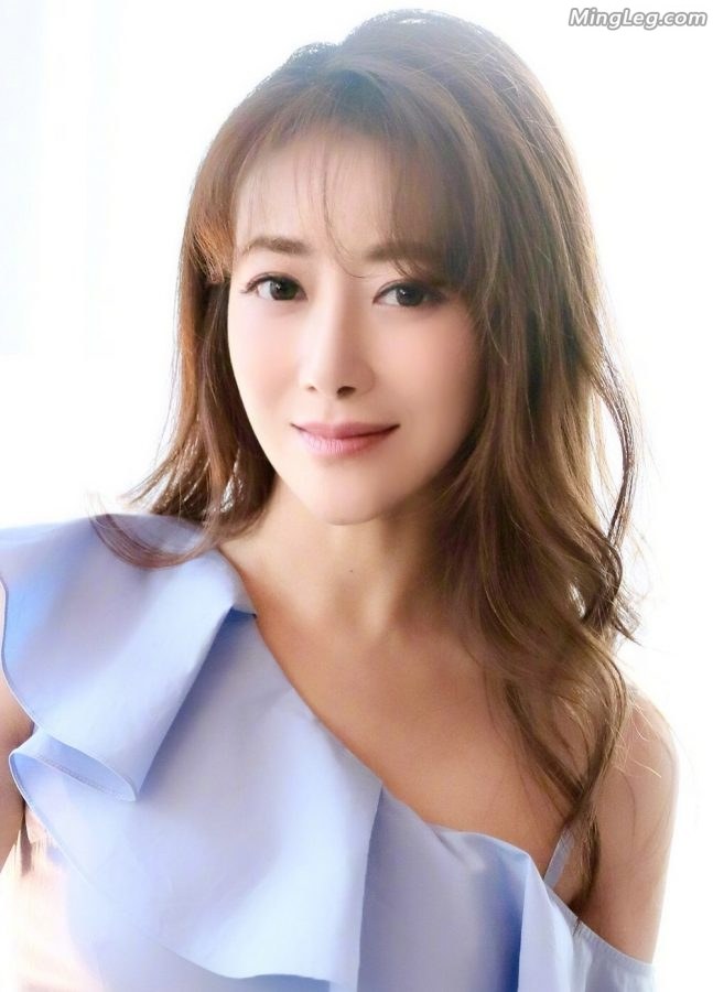 陈紫函脚踩如此高的鞋跟真是懂得风情的女人(5/9)
