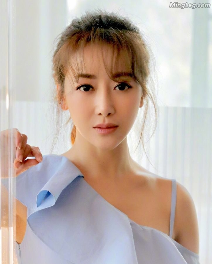 陈紫函脚踩如此高的鞋跟真是懂得风情的女人(7/9)