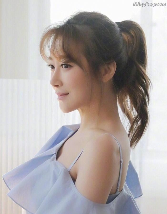 陈紫函脚踩如此高的鞋跟真是懂得风情的女人(8/9)