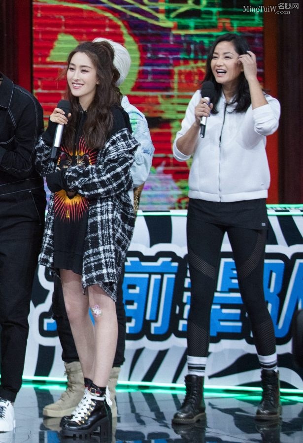 马苏波浪长发玉腿膝盖磨损严重(11/12)