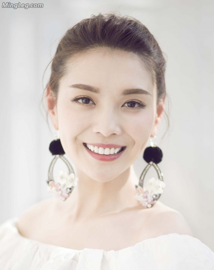 北京卫视优雅漂亮的女主播栗坤(3/6)