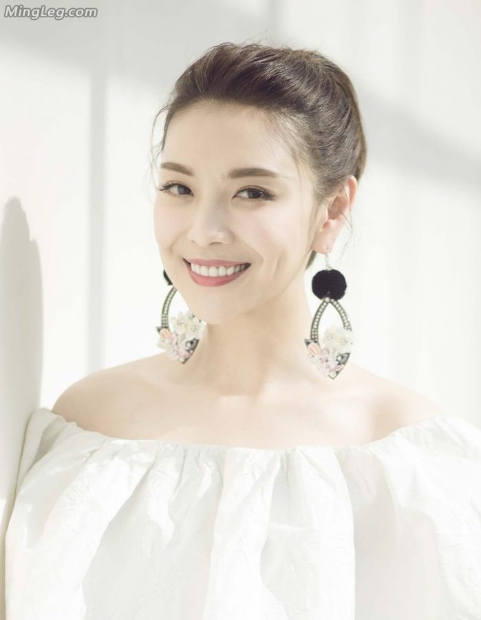 北京卫视优雅漂亮的女主播栗坤(5/6)