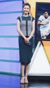 刘语熙主持世界杯节目《这就是世界波》每次换一套衣服