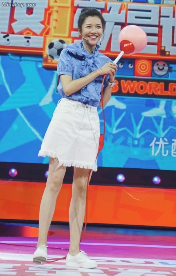 刘语熙主持世界杯节目《这就是世界波》每次换一套衣服（第4张/共21张）