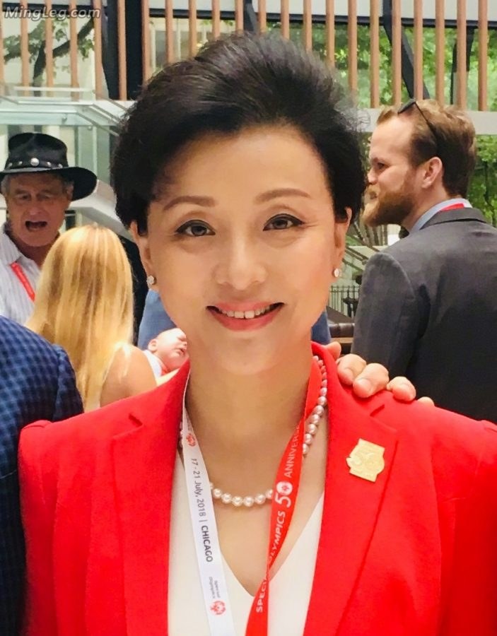 杨澜气质肉丝袜高跟真美(4/6)