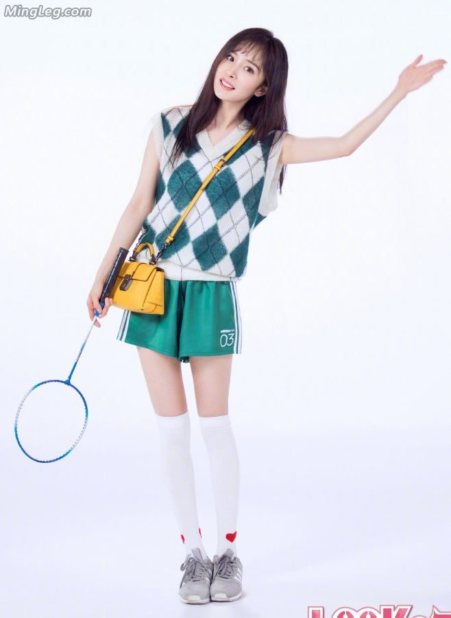 百变杨幂又换上衣服打羽毛球去了(1/3)