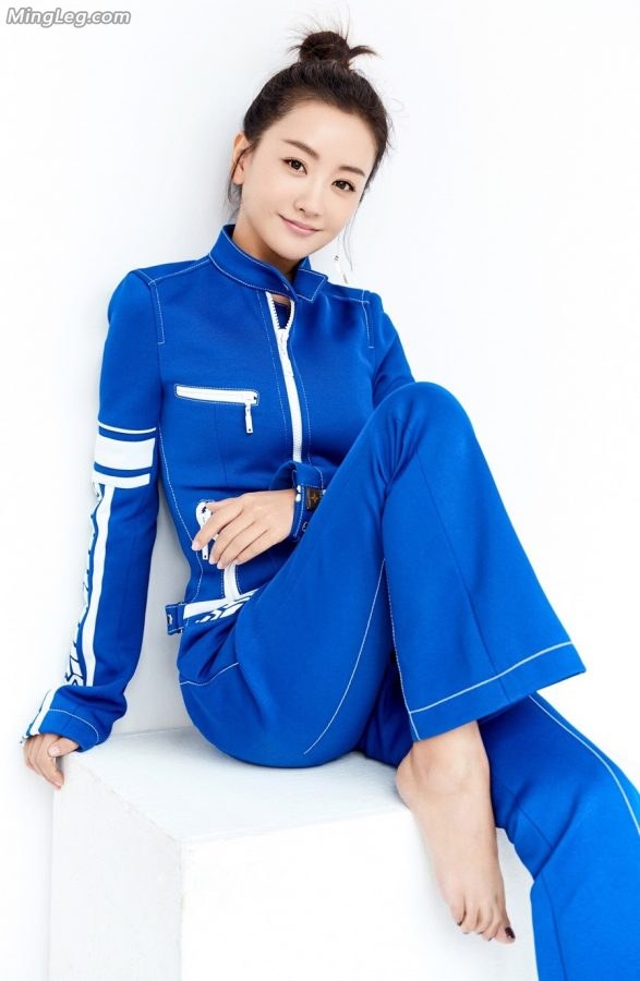 美女明星杨蓉高清白足写真(2/3)