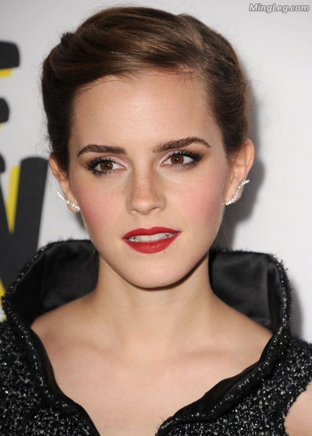 Emma Watson鱼嘴高跟嫩腿出席活动(9/10)