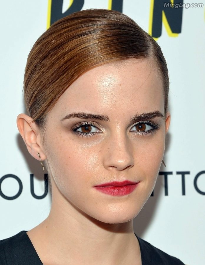 Emma Watson's high-heeled veins on her feet are high definition(4/4)