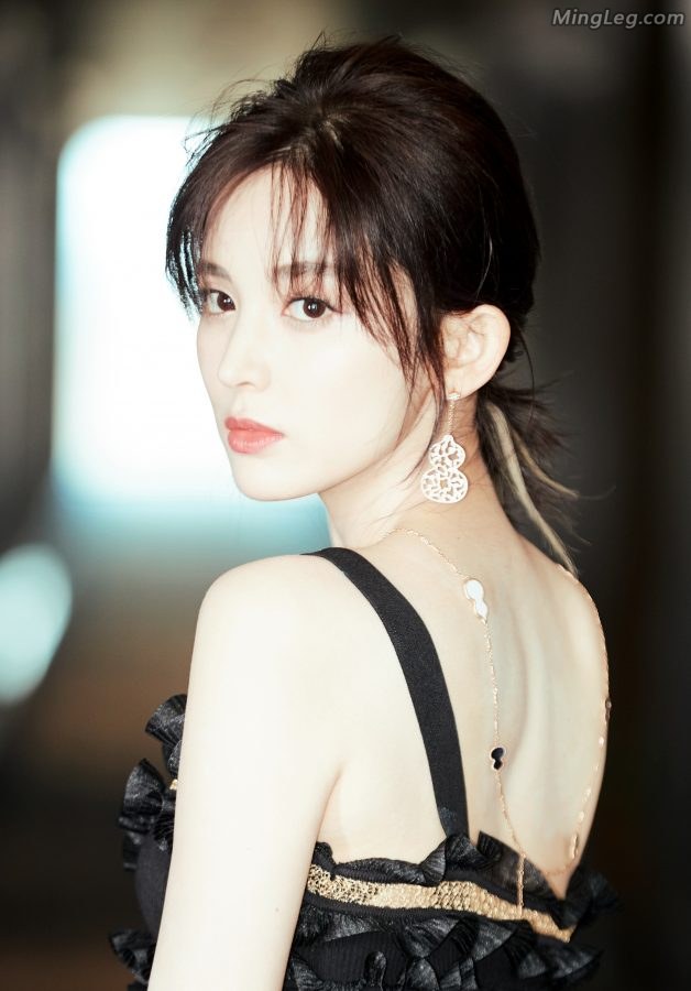 古力娜扎低胸美背玉美人(12/12)