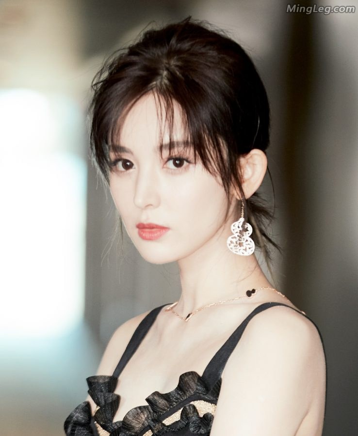 古力娜扎低胸美背玉美人(5/12)