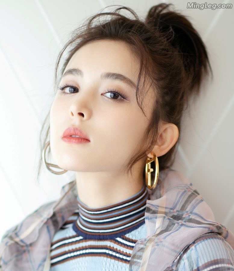 古力娜扎短花棉袜明星怎么穿都漂亮(10/16)