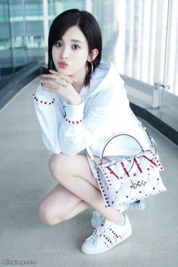 古力娜扎精品修长白腿太美(3/9)