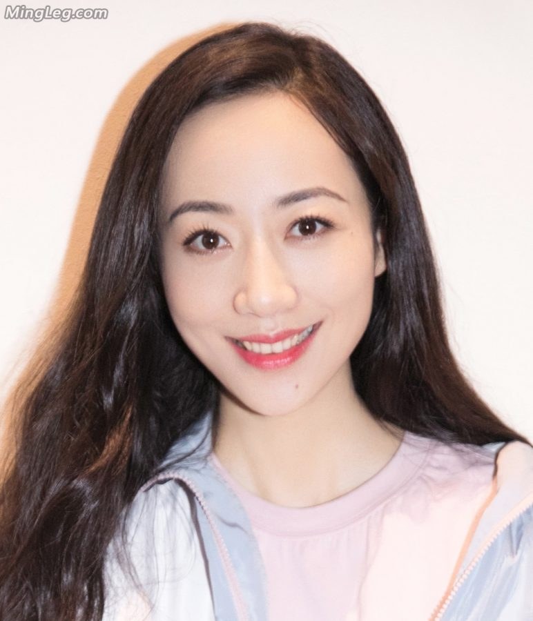 美女韩雪夏日清新运动风格越来越漂亮了(2/8)