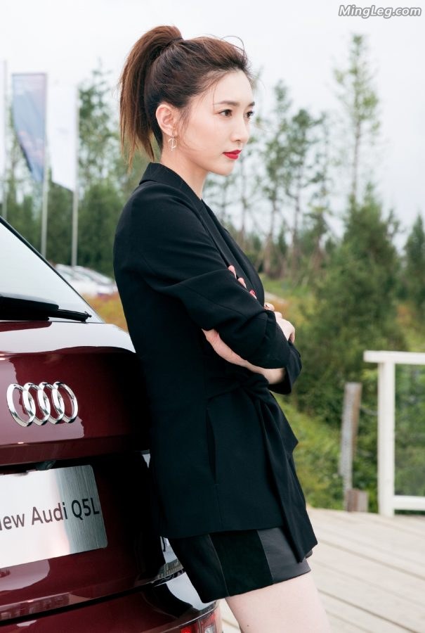 江疏影美腿玉足代言奥迪Q5开始舔屏(3/4)