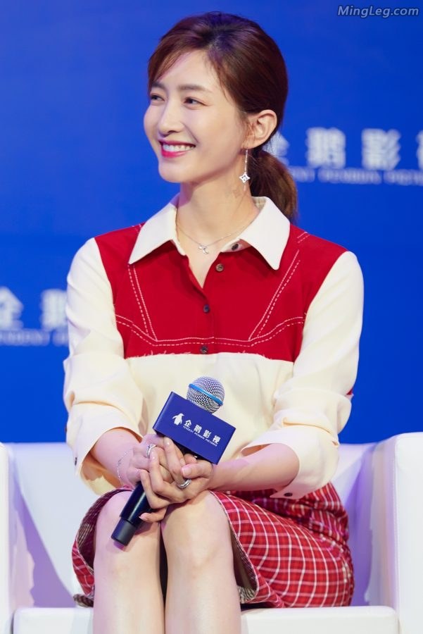 江疏影腿上涂了油吗这么亮(2/2)