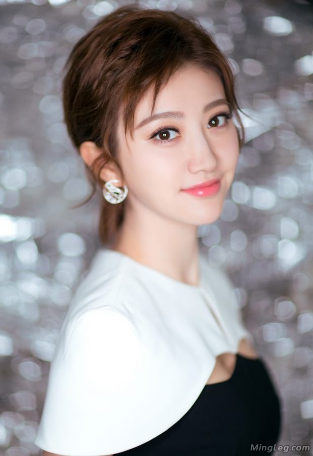 景甜小甜甜带美瞳的美腿小妞(7/9)