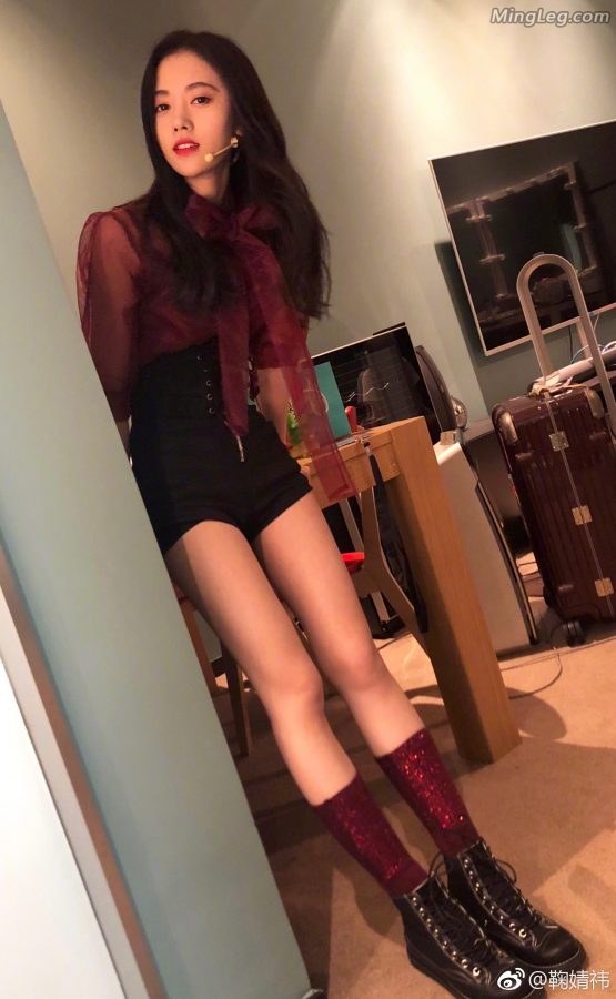SNH48鞠婧祎好美的脸好长的腿(1/4)