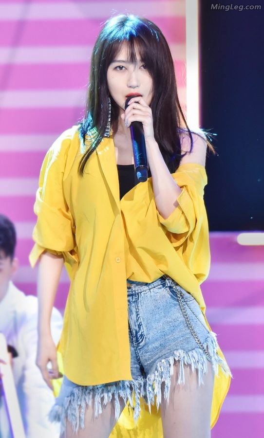 李菲儿牛仔裤细高跟台上那个浪啊(7/11)