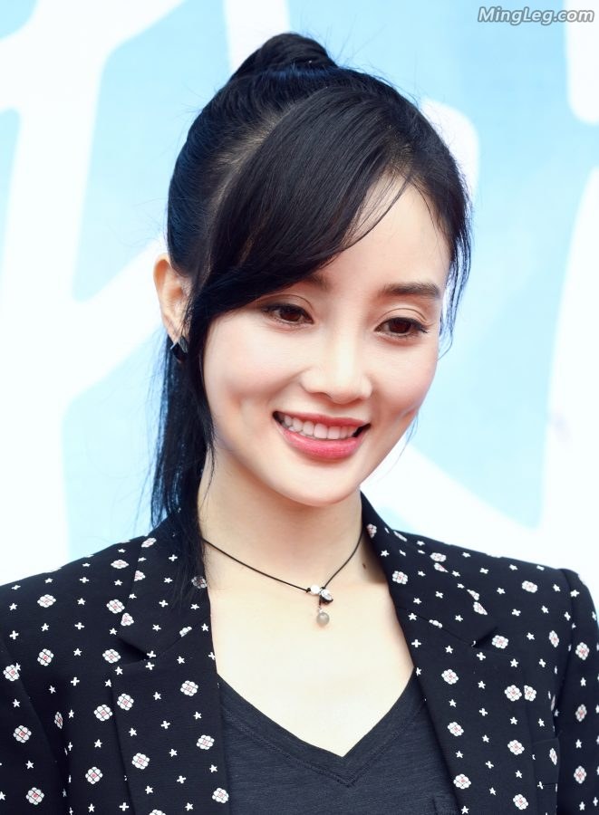 光看李小璐的美脸就很受不了了(1/3)