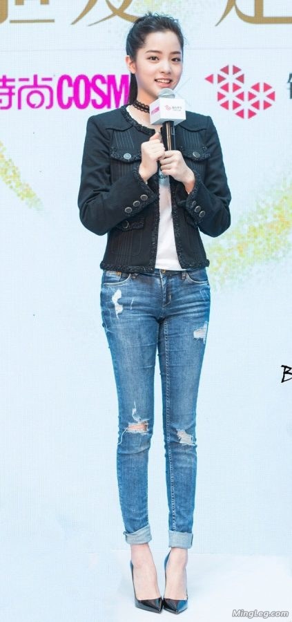 Ouyang Nana jeans with stiletto heels and smooth instep(2/8)