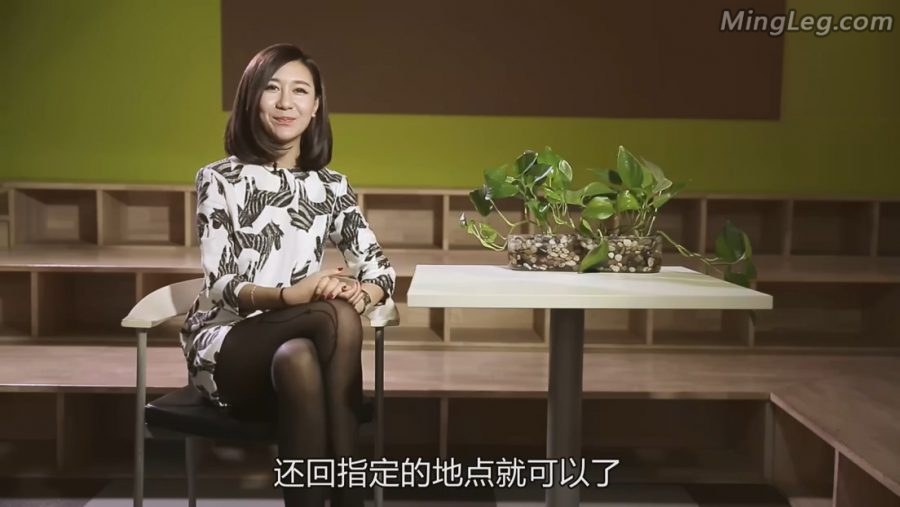 王茜麟室内黑色条纹薄丝袜讲租车[网盘](1/4)