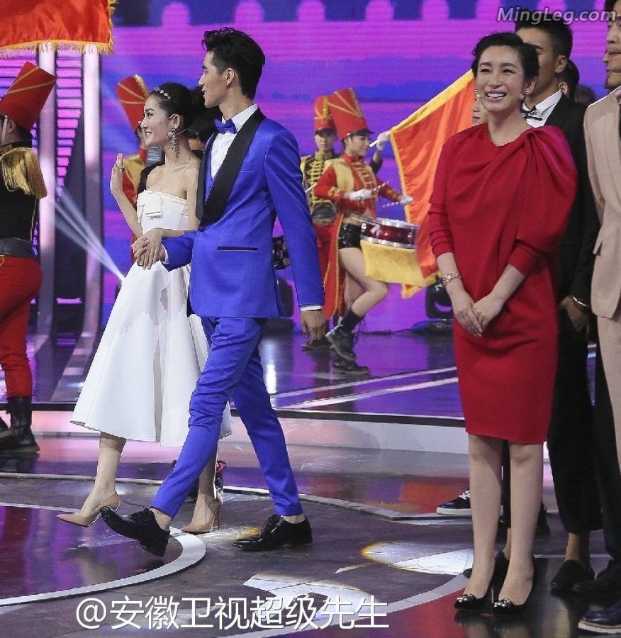 《超级先生》谢娜、秦海璐、宁静、李小冉齐秀高跟，最后谢娜脱了(4/18)