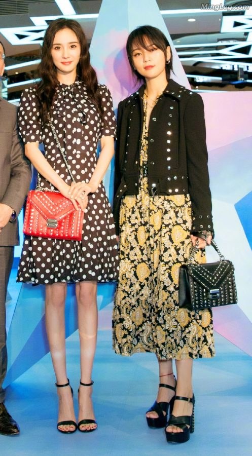 杨幂美腿玉足谁不希望拥有(8/20)