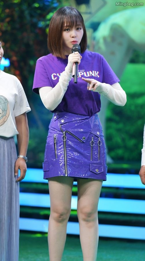 张靓颖这腿有肉且直看起来很舒服(4/7)