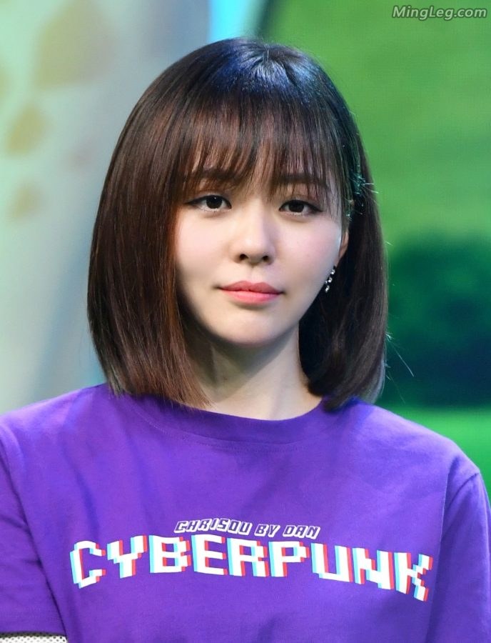 张靓颖这腿有肉且直看起来很舒服(7/7)