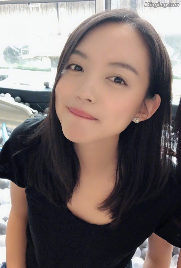 张梓琳拖鞋船袜感兴趣的走一个(2/2)