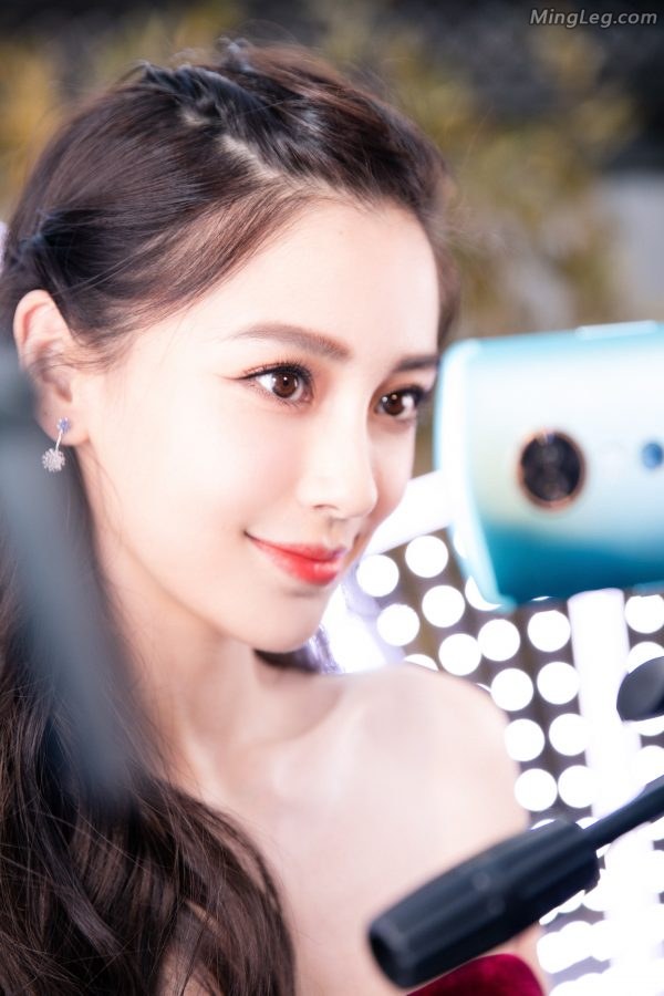 绝色美女Angelababy代言美图手机(10/15)