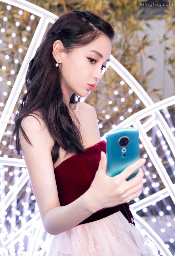 绝色美女Angelababy代言美图手机(6/15)