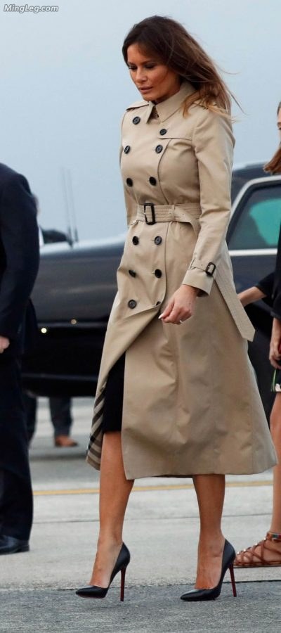梅拉尼娅·特朗普Melania Trump踩高跟走下空军一号(7/7)