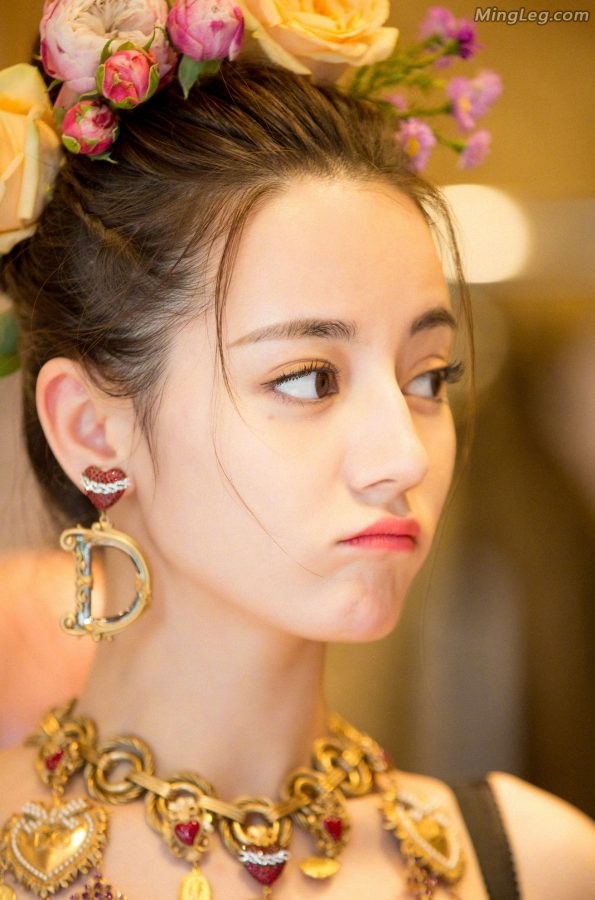 迪丽热巴时装走秀不输超模美的简直不要不要(7/9)