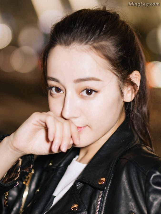 Dilraba's super beauty in the night(3/12)