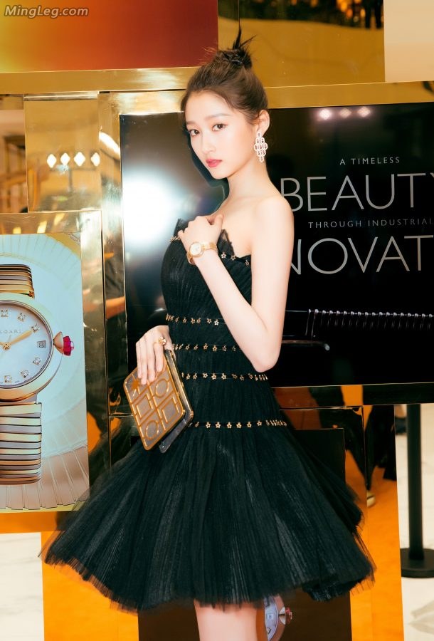  Guan Xiaotong's tender feet alone are enough to play with for half a year(11/13)