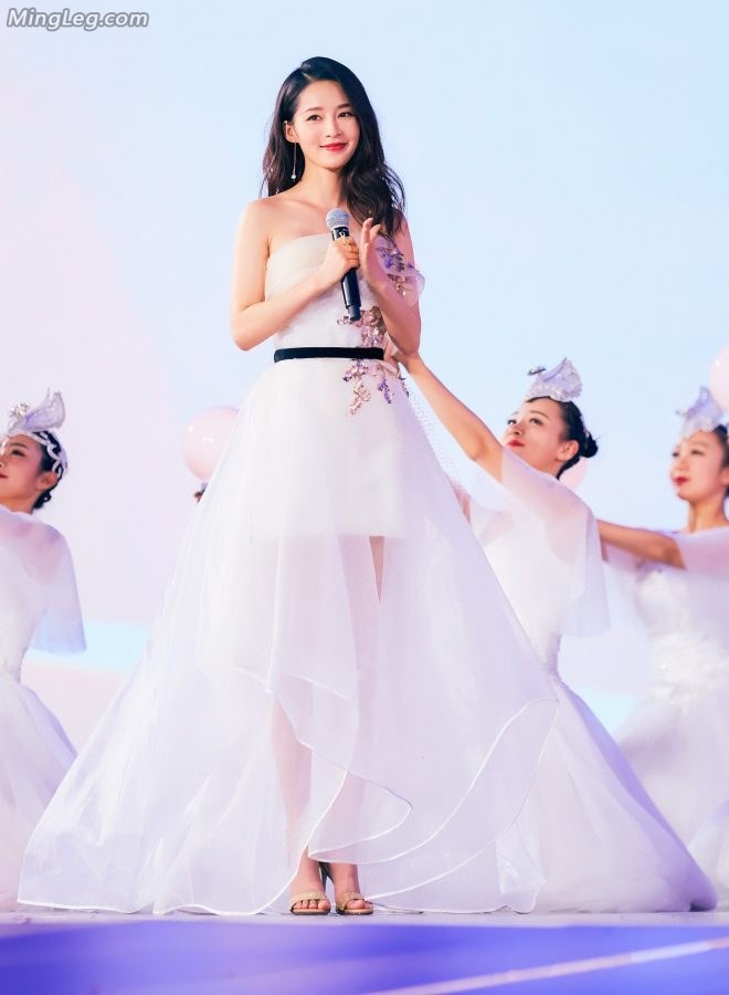 李沁白纱裙似仙女下凡(6/7)