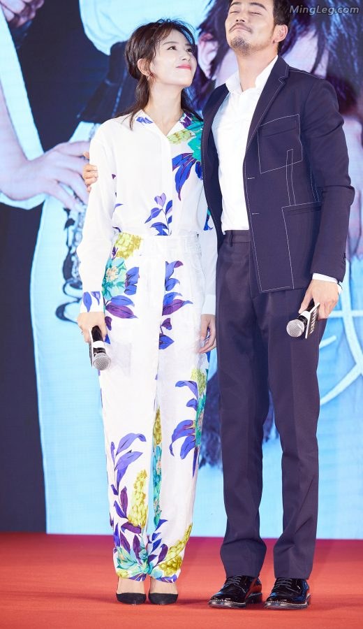 The imperial sister Liu Tao descended from the sky, trousers and stiletto heels(2/9)